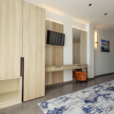 Continental Hotel Улцин Екстериор снимка