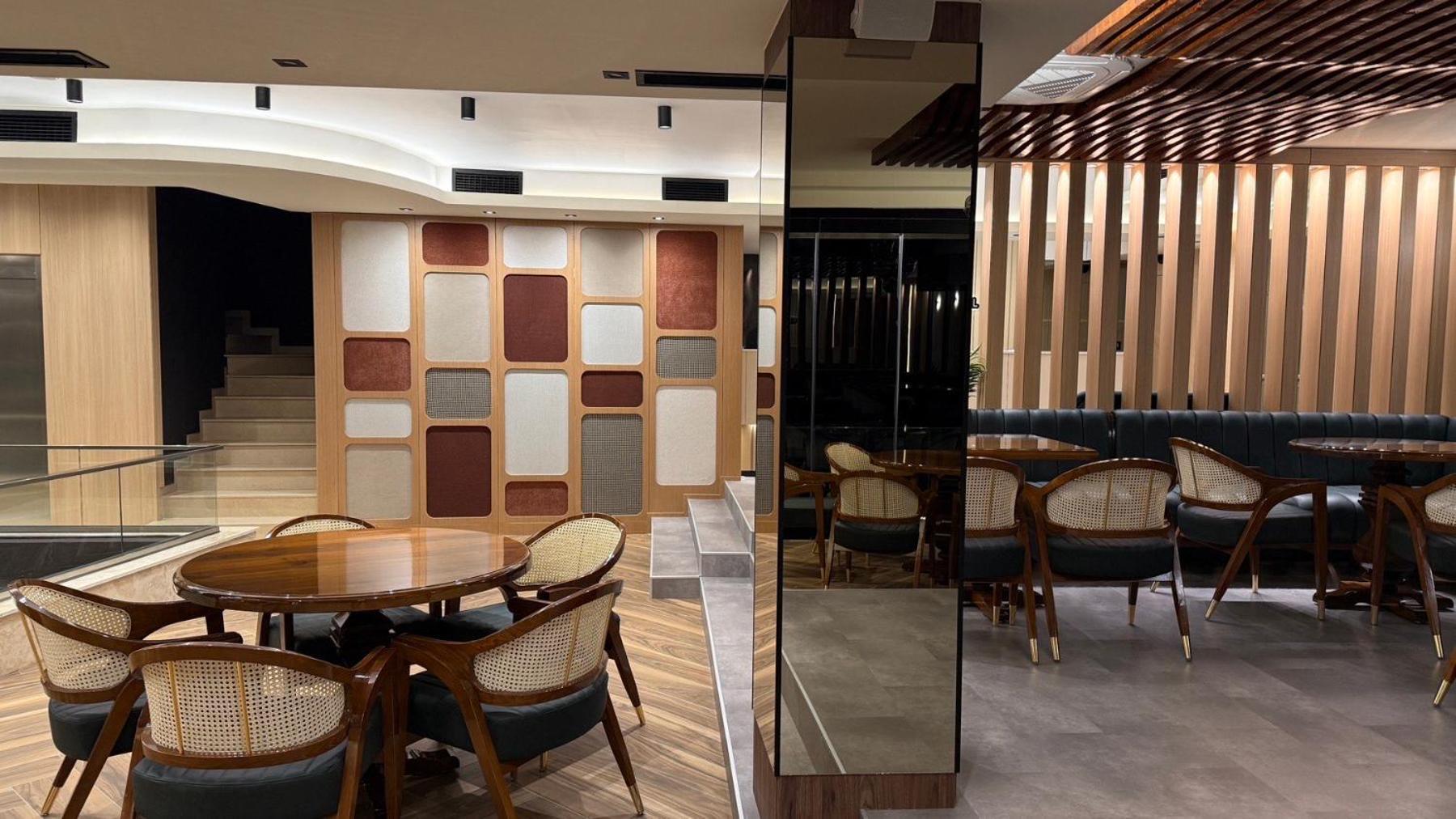 Continental Hotel Улцин Екстериор снимка