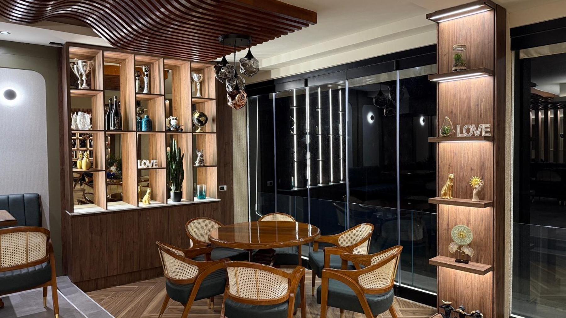 Continental Hotel Улцин Екстериор снимка
